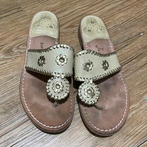 Flip-flops gold